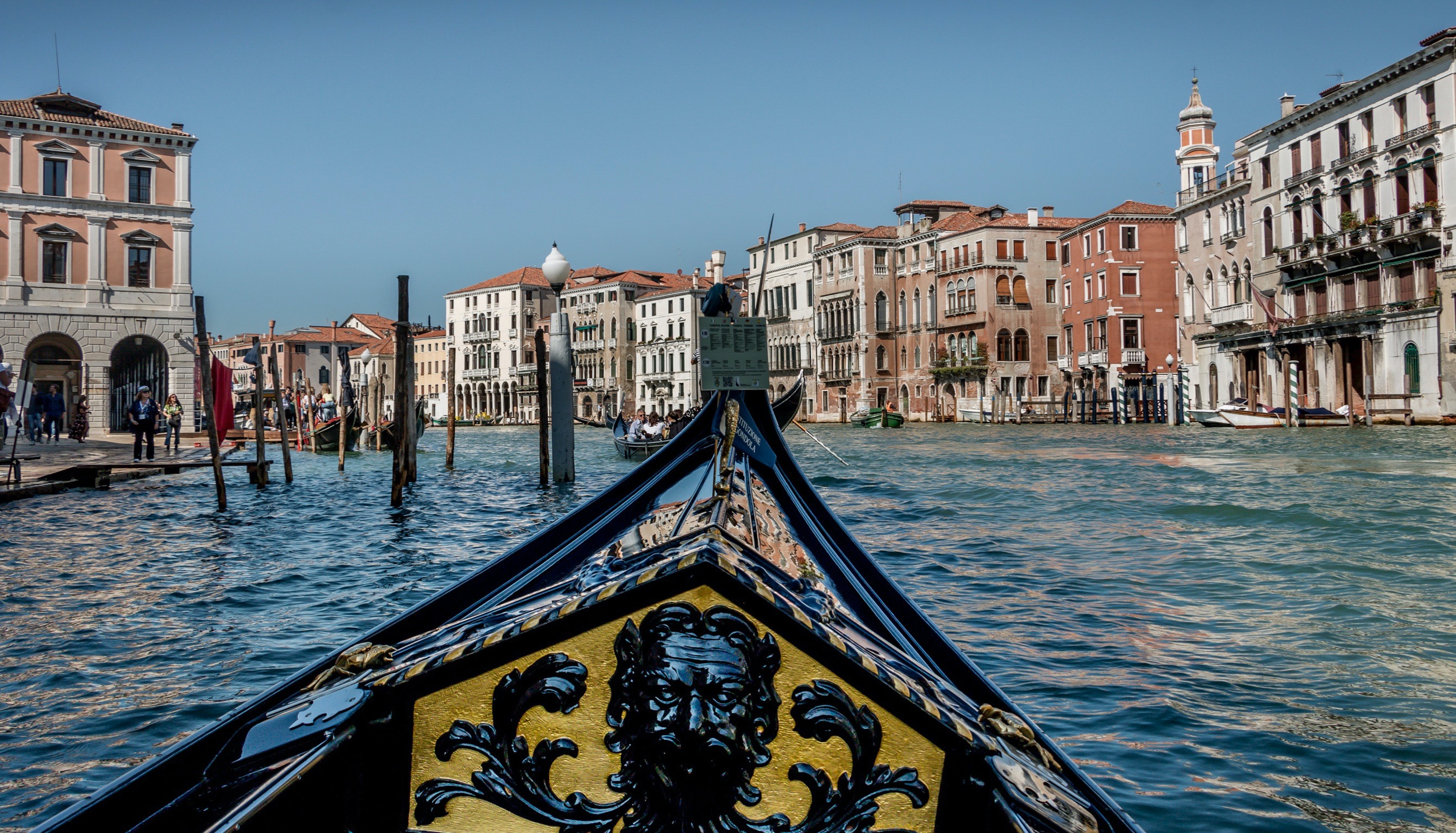 Cover Image for Maximizing Your Gondola Ride: Tips for the Best Views, Photos & Companies