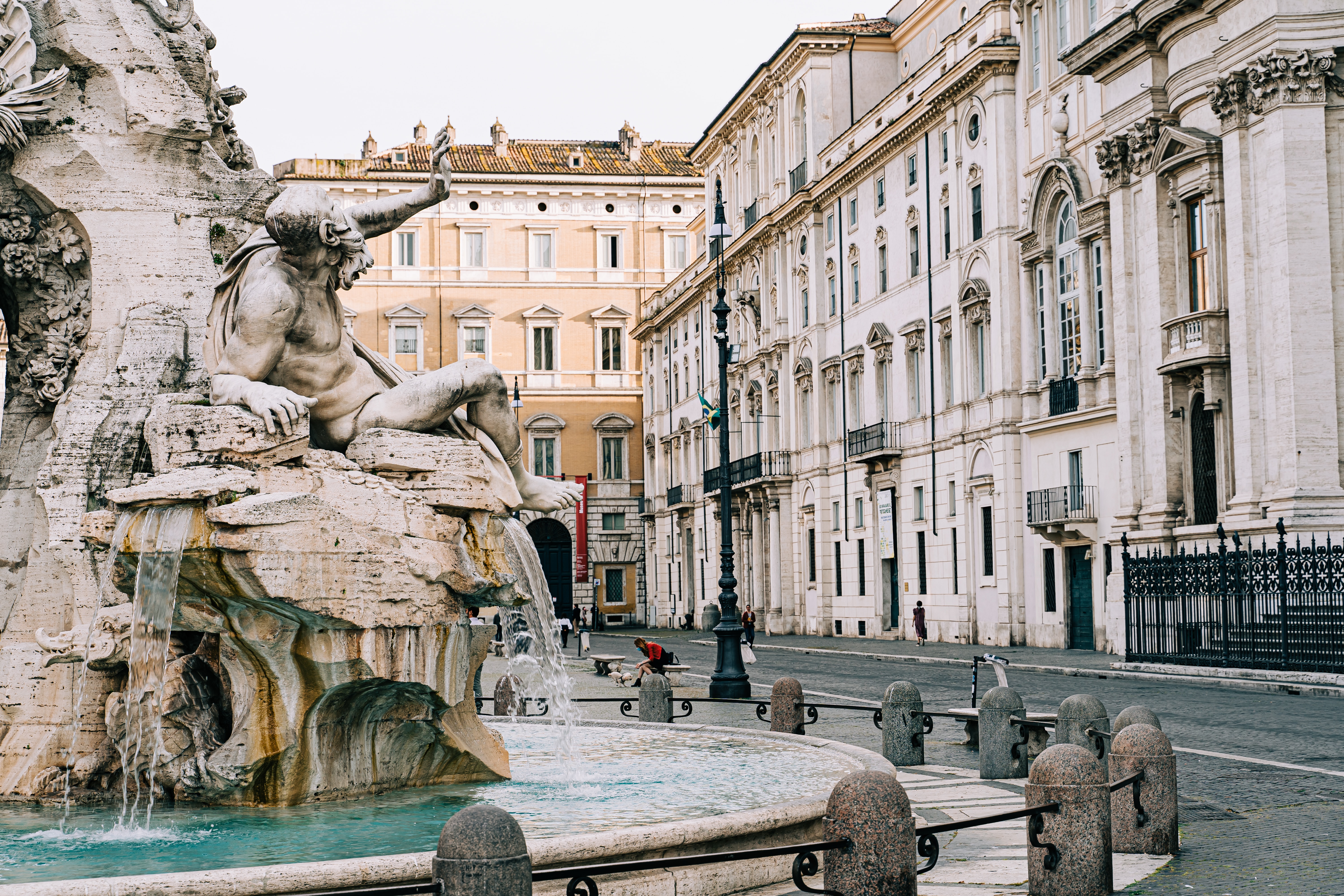 Cover Image for 5 Insider Tips on Blending in Like a Local in Rome!