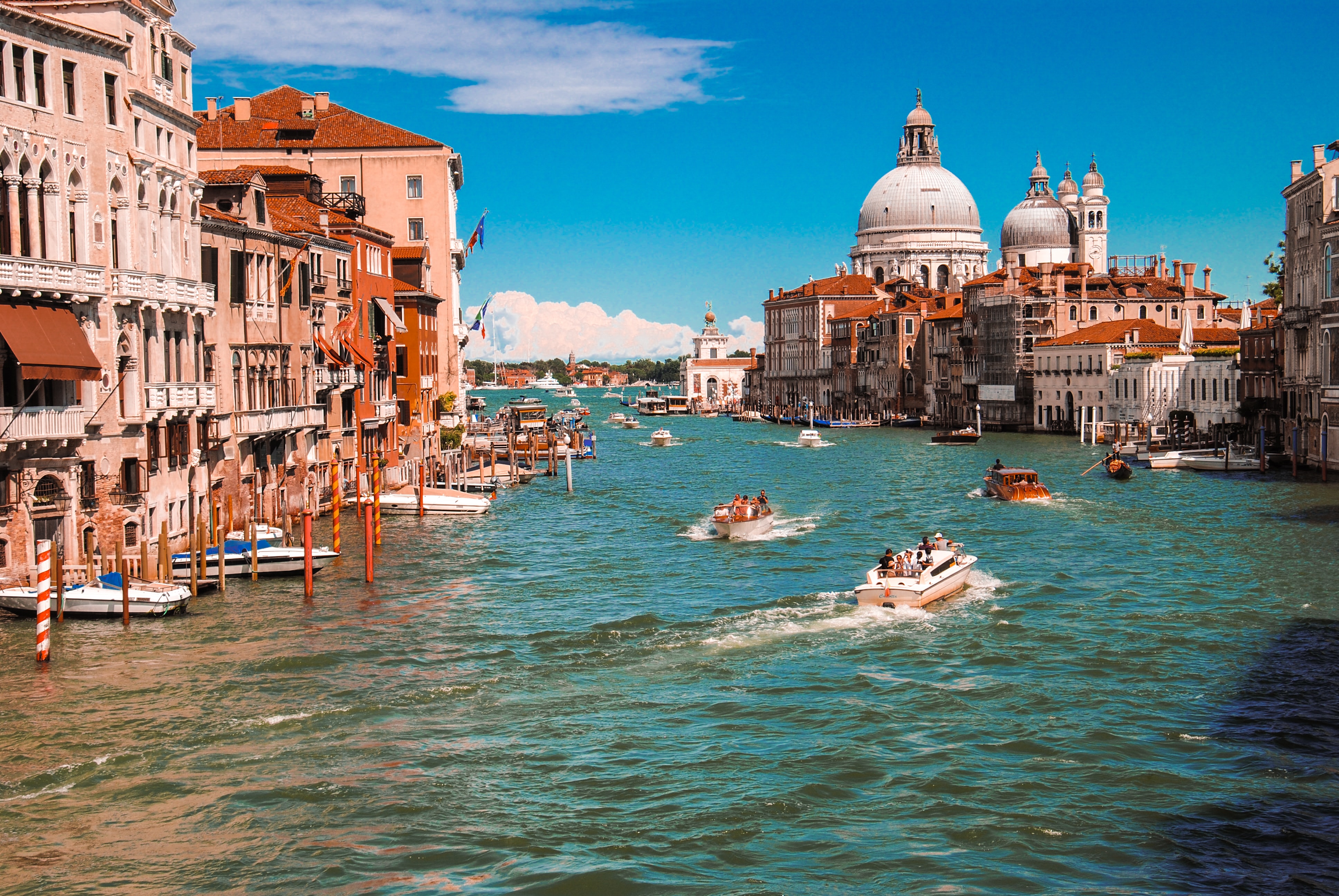 Cover Image for Get Ready to Fall in Love with Enchanting Venice: Tips for Newbies